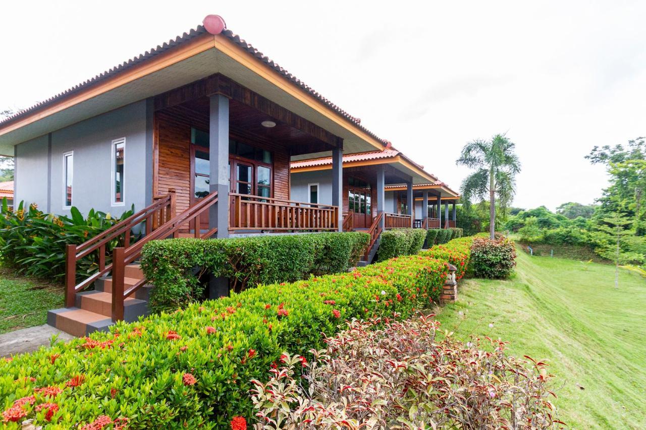 Lanta Lapaya Resort Koh Lanta Exterior photo
