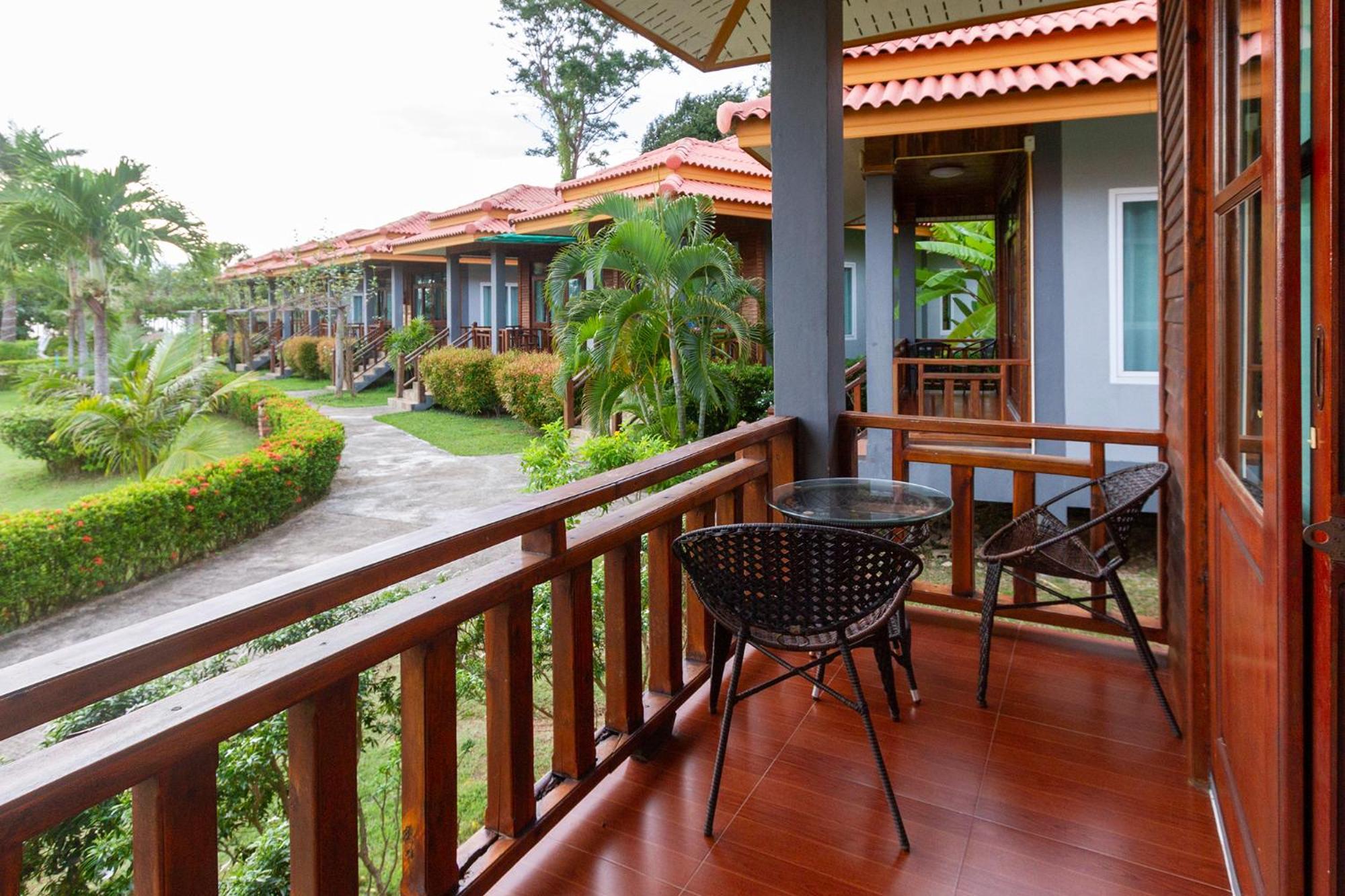 Lanta Lapaya Resort Koh Lanta Exterior photo